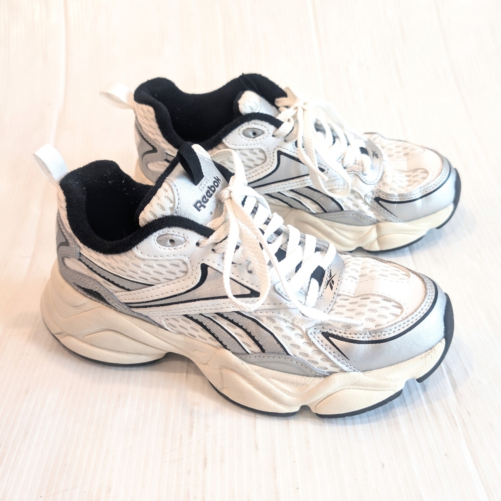 REEBOK Royal Charge Chunky White Silver Black Sneakers Size 9 Women's